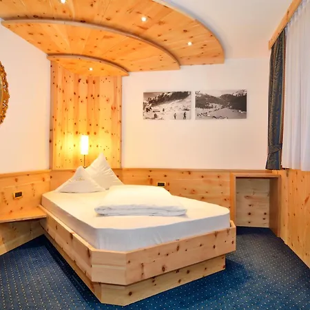 Garni Iris Otel 3*